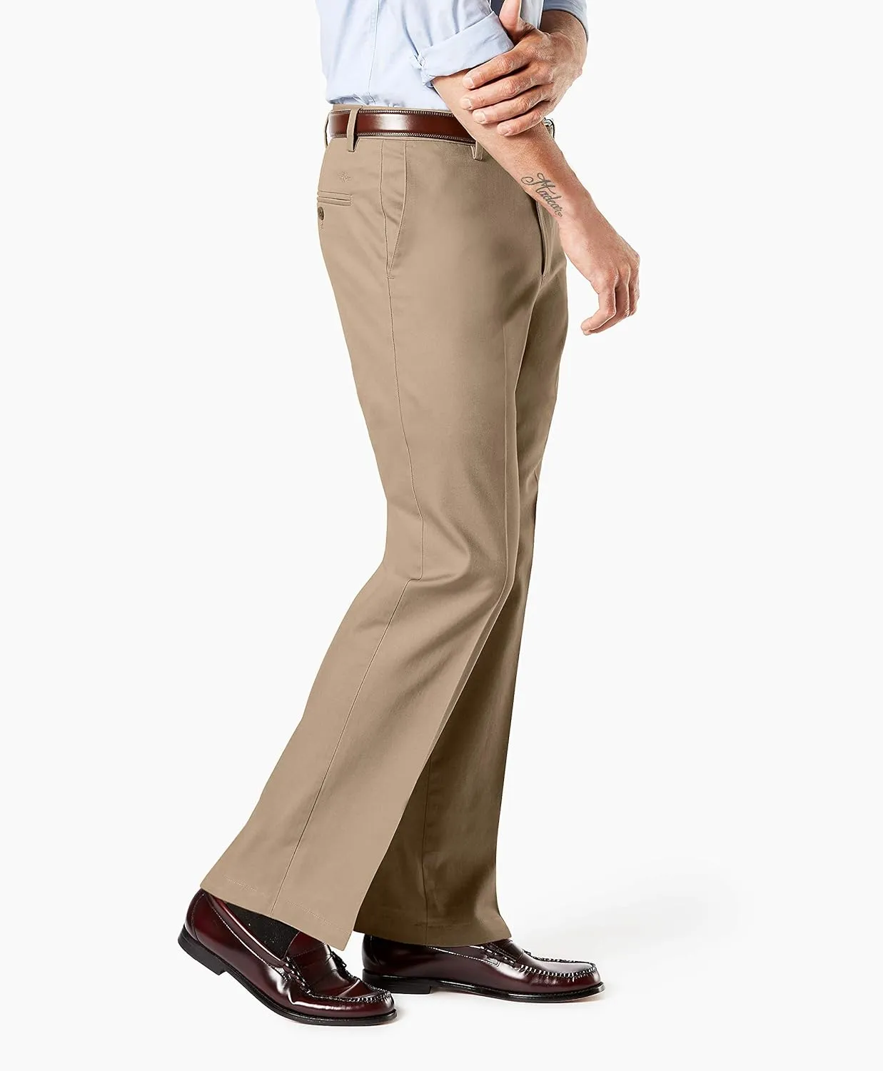 Dockers Men's Straight Fit Signature Lux Cotton Stretch Khaki Pant Creased