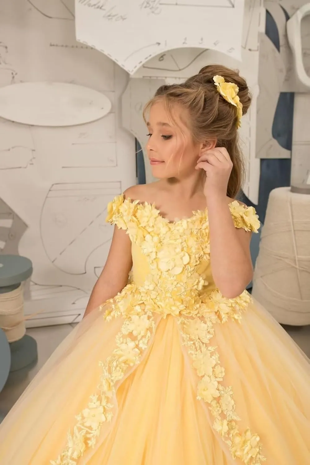 Girls Tulle Flower Girl Dress Off Shoulder Pageant Dresses Lace Applique Puffy Floral Formal Ball Gown Dresses for Kids