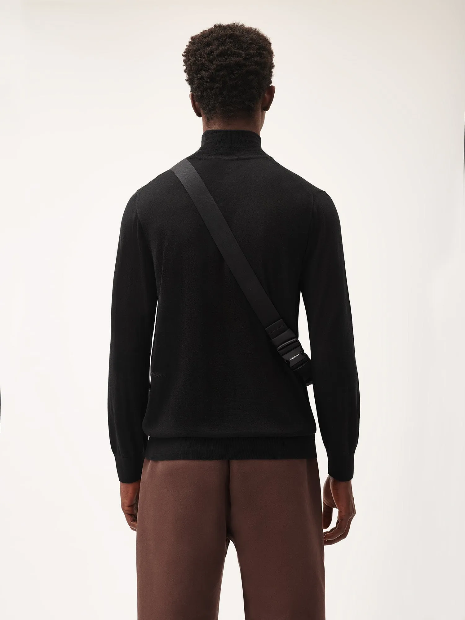 Men's Regenerative Merino Wool Turtleneck Sweaterblack
